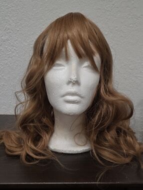 Stylish Long Wavy Women's Wig in Light Brown